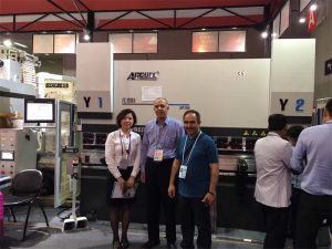 Earl qovun mijozlarimiz ko'rgazmaga tashrif buyuring